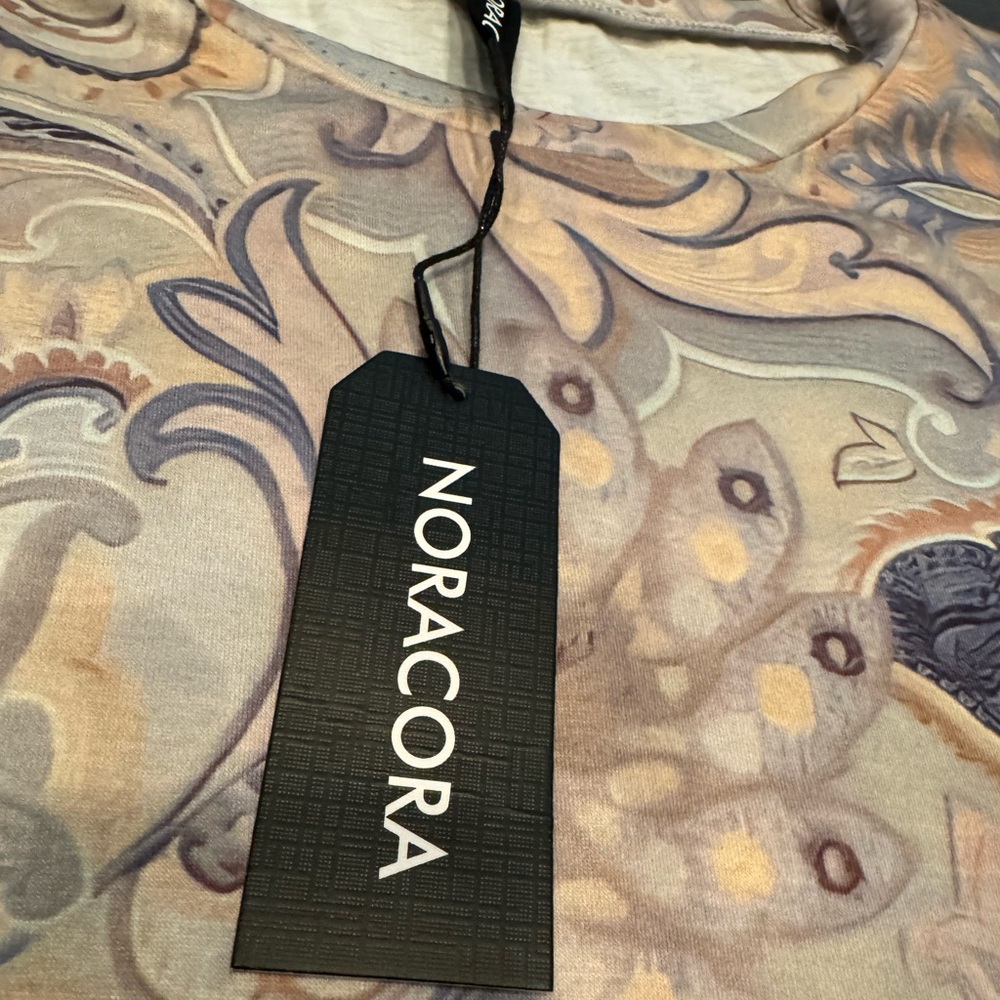 ❤️3/$30 Noracora Long Sleeve Top - Picture 9 of 10